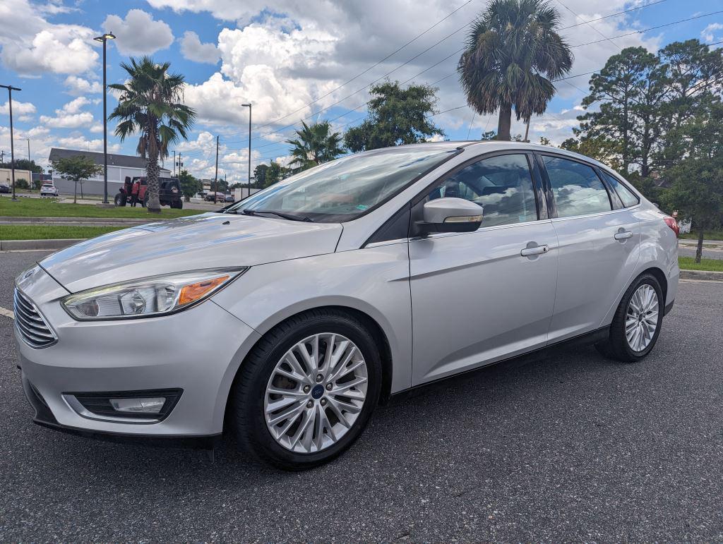 2016 Ford Focus Titanium's photo