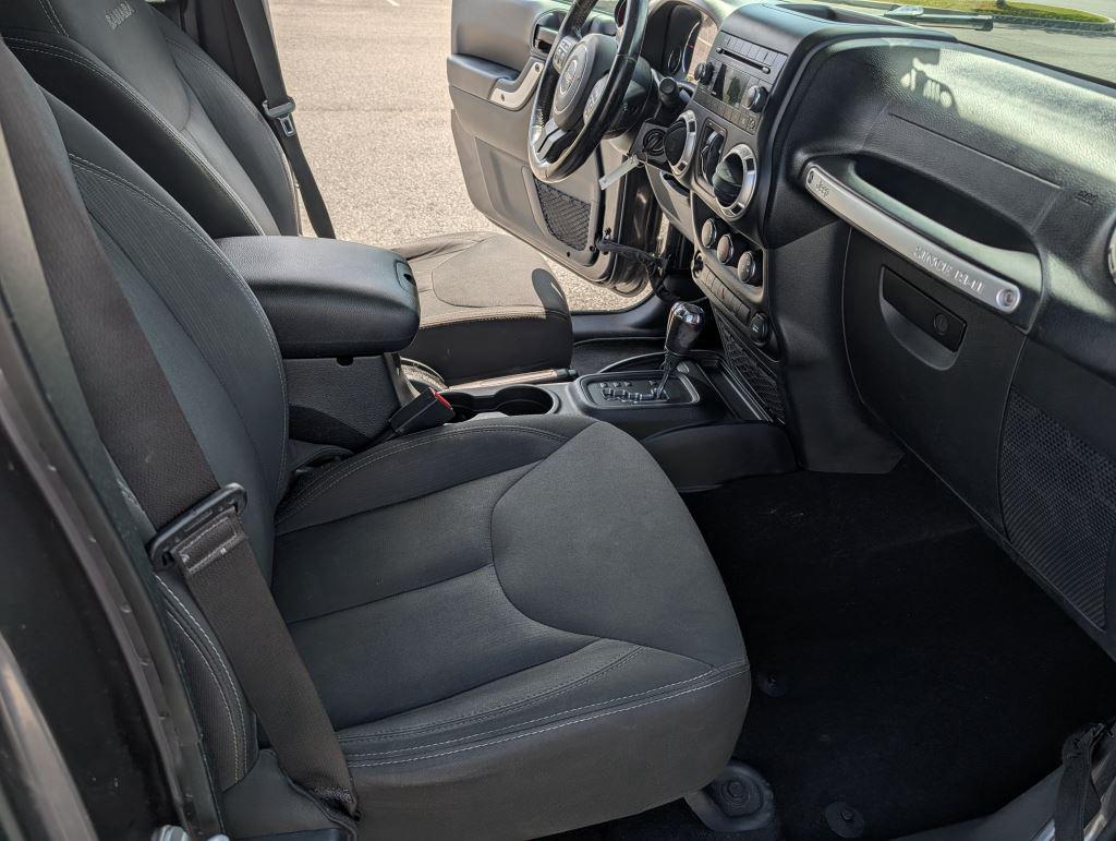 2018 Jeep Wrangler JK Unlimited Sahara - Photo 14