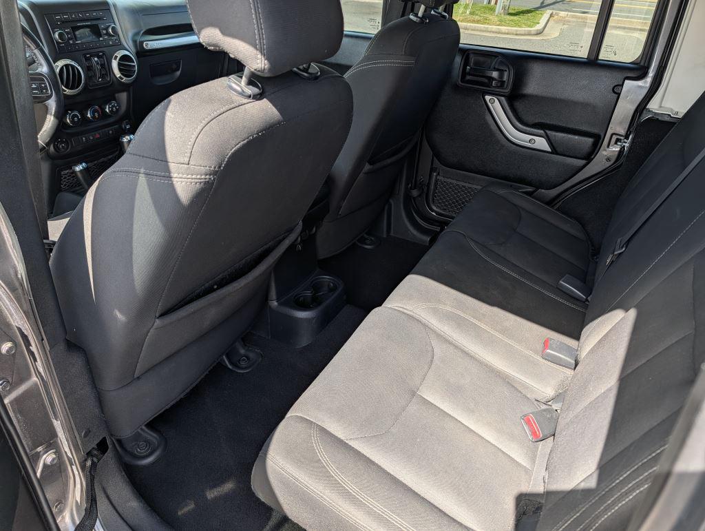 2018 Jeep Wrangler JK Unlimited Sahara - Photo 9