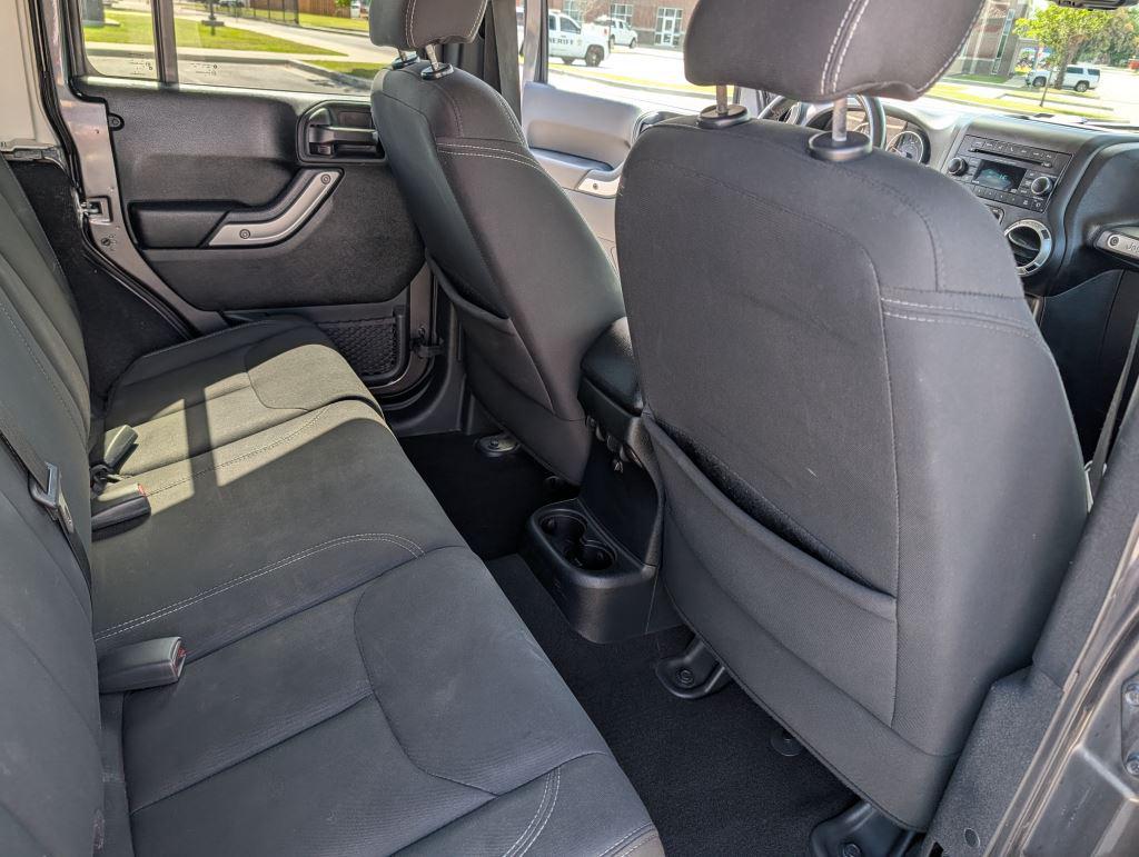2018 Jeep Wrangler JK Unlimited Sahara - Photo 11